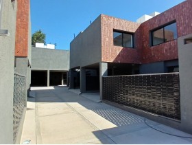 VENTA DÚPLEX ZONA LA ESTANZUELA