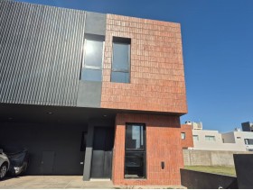 ALQUILER DUPLEX MANANTIALES