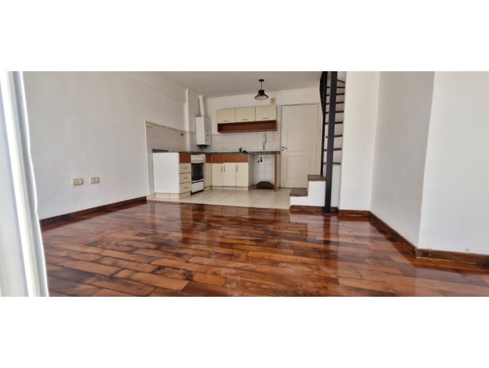 VENTA TRIPLEX NVA CBA 2 BALCONES TERRAZA CON ASADOR
