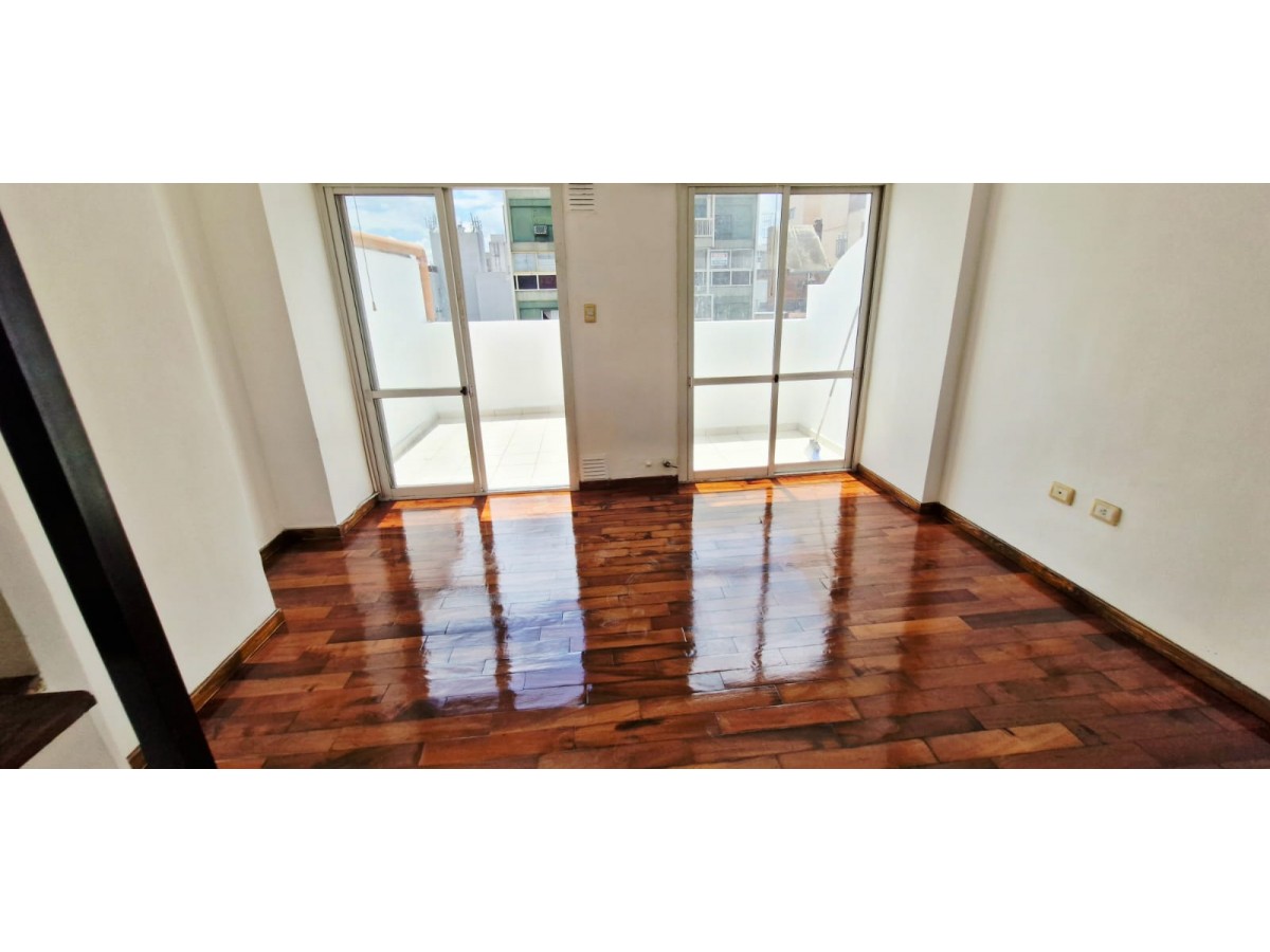 VENTA TRIPLEX NVA CBA 2 BALCONES TERRAZA CON ASADOR