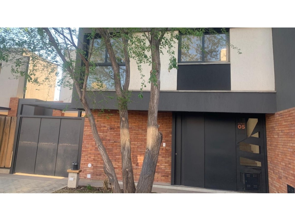 VENTA DUPLEX 3 DORMITORIOS ZONA SUR