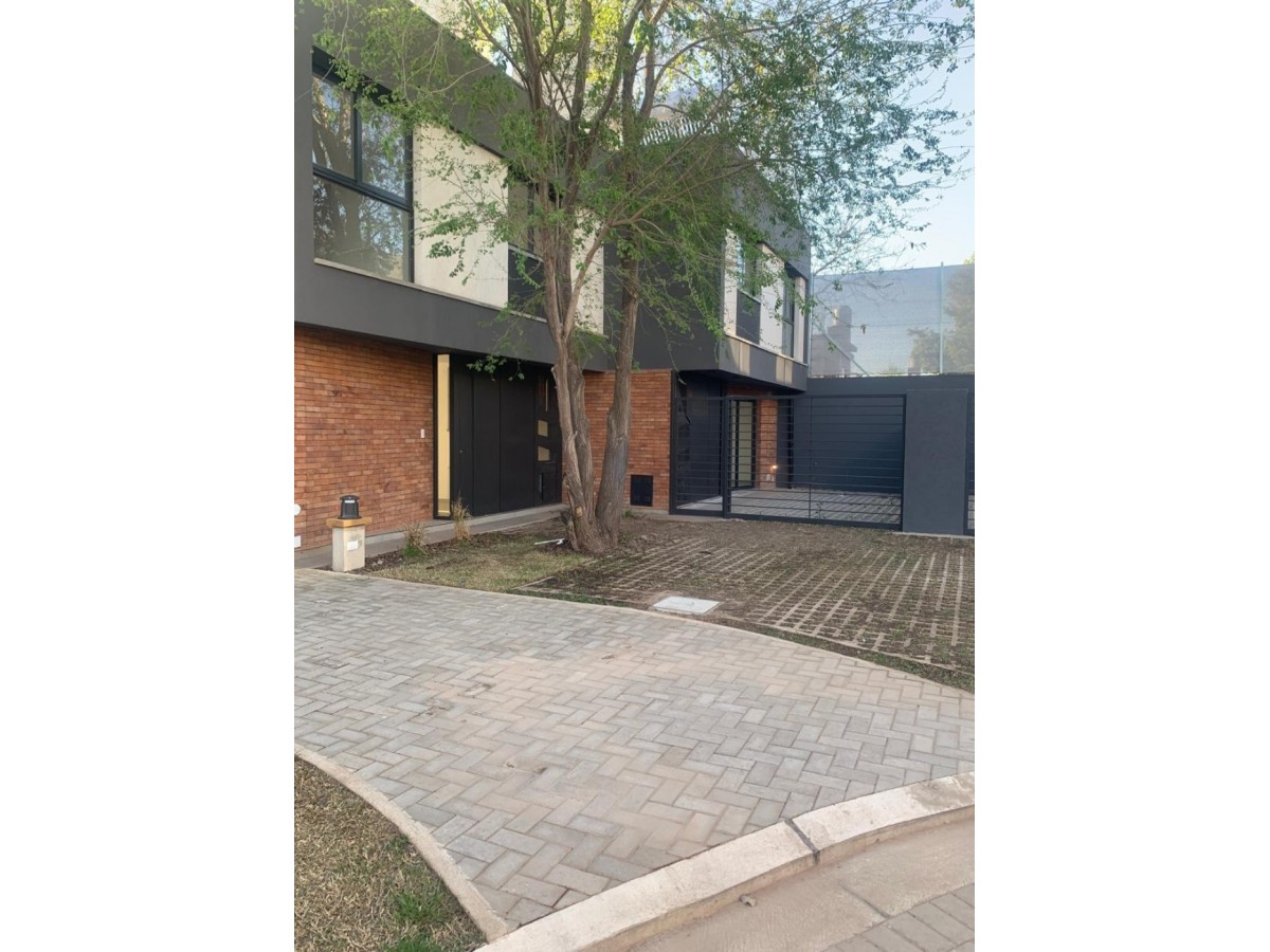 VENTA DUPLEX 3 DORMITORIOS ZONA SUR