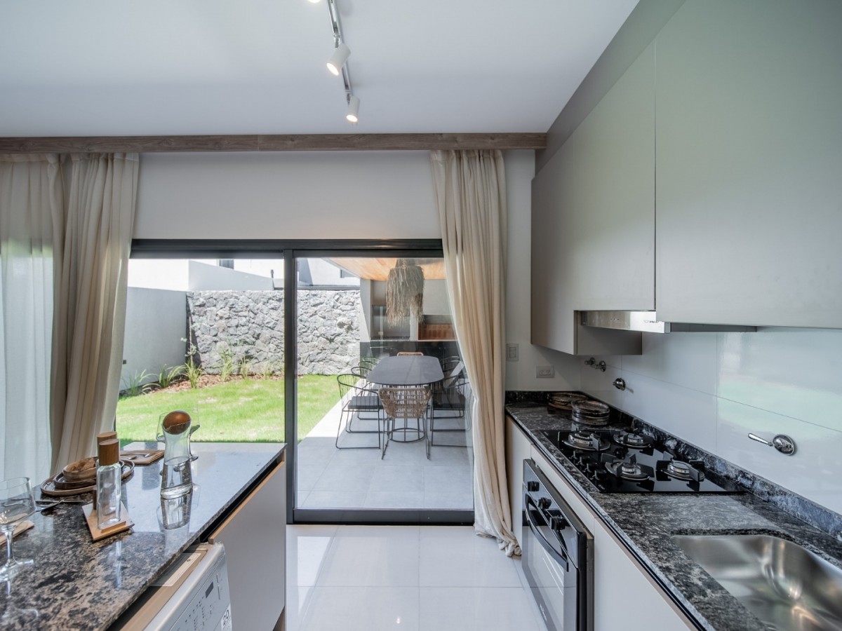 VENTA DÚPLEX EN POZO - FINANCIADO HOUSING DISTRITO DAKOTA