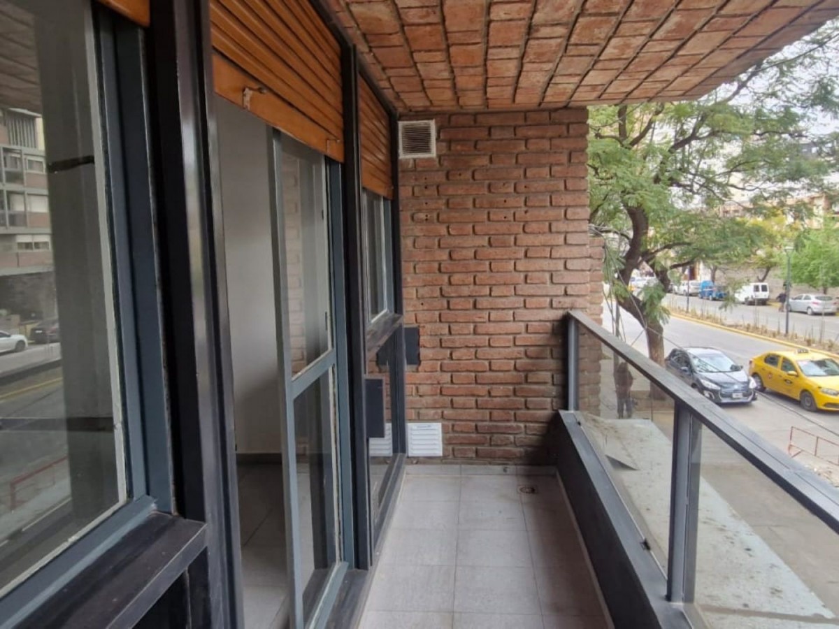 ALQUILER DPTO 1 DORM. CON BALCÓN sobre Bv. San Juan