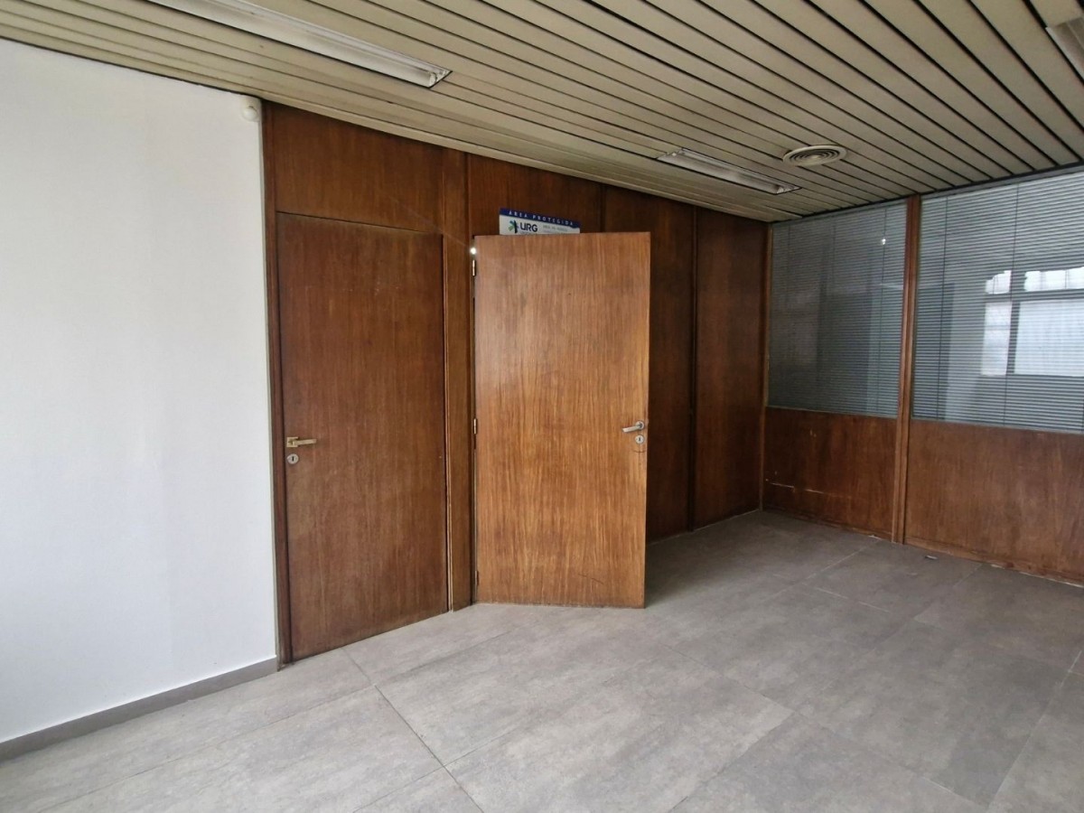 OFICINA 120 MTS 2  EN PEATONAL