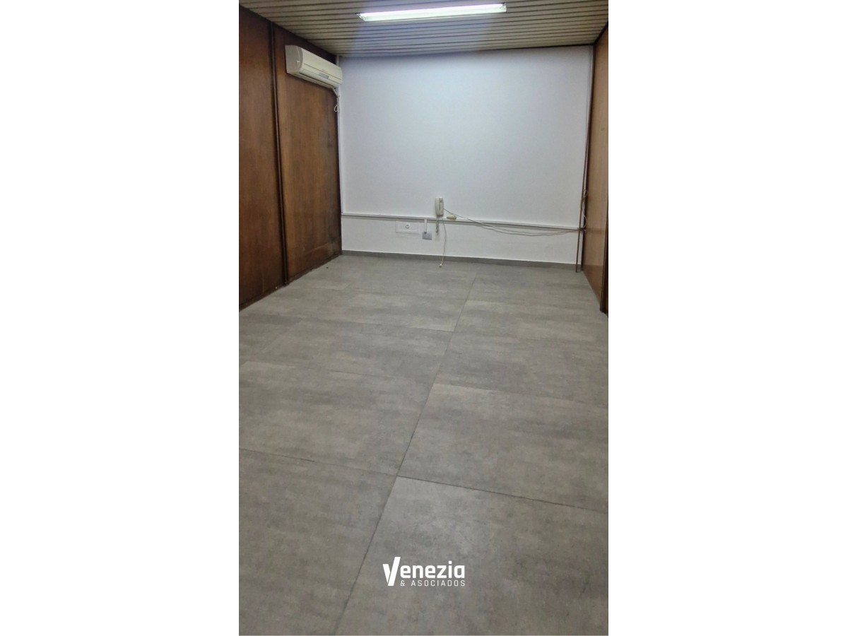 OFICINA 120 MTS 2  EN PEATONAL