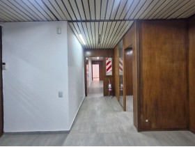 OFICINA 120 MTS 2  EN PEATONAL