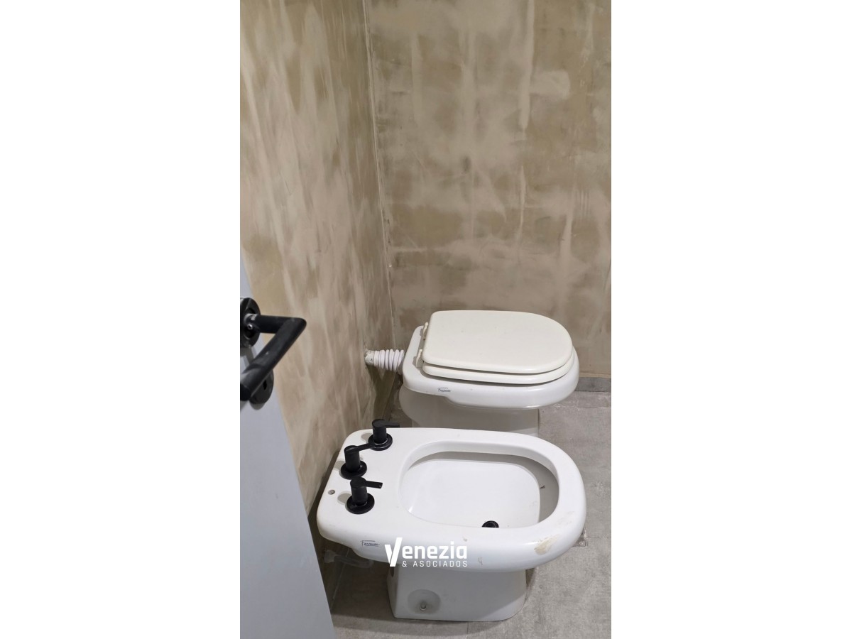 LOCAL u OFICINA COMERCIAL RECICLADO A ESTRENAR BAJO PALERMO ESCOBAR SIN EXPENSAS! ALTA RENTABILIDAD