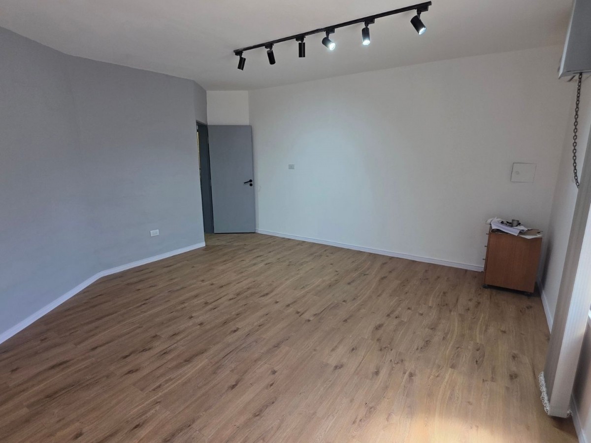 LOCAL u OFICINA COMERCIAL RECICLADO A ESTRENAR BAJO PALERMO ESCOBAR SIN EXPENSAS! ALTA RENTABILIDAD